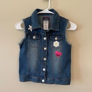 Girls denim vest w/ patches